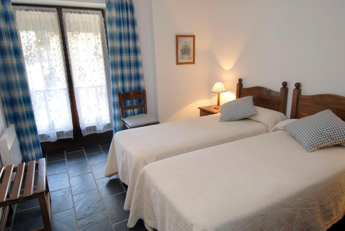 Apartamentos Linsoles Eriste Bagian luar foto