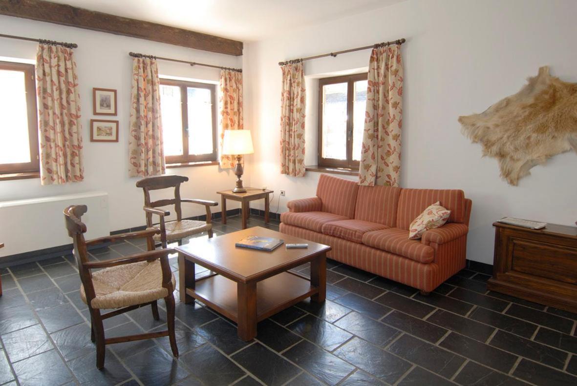 Apartamentos Linsoles Eriste Bagian luar foto