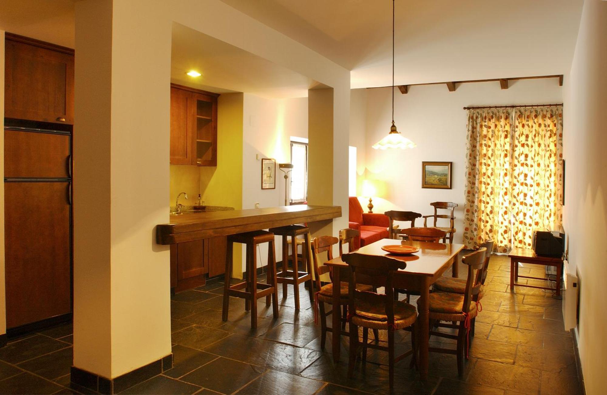 Apartamentos Linsoles Eriste Bagian luar foto