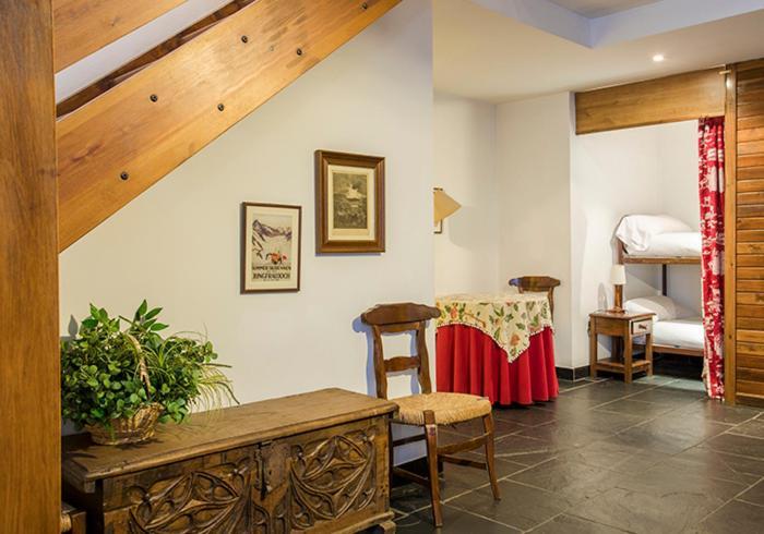 Apartamentos Linsoles Eriste Bagian luar foto