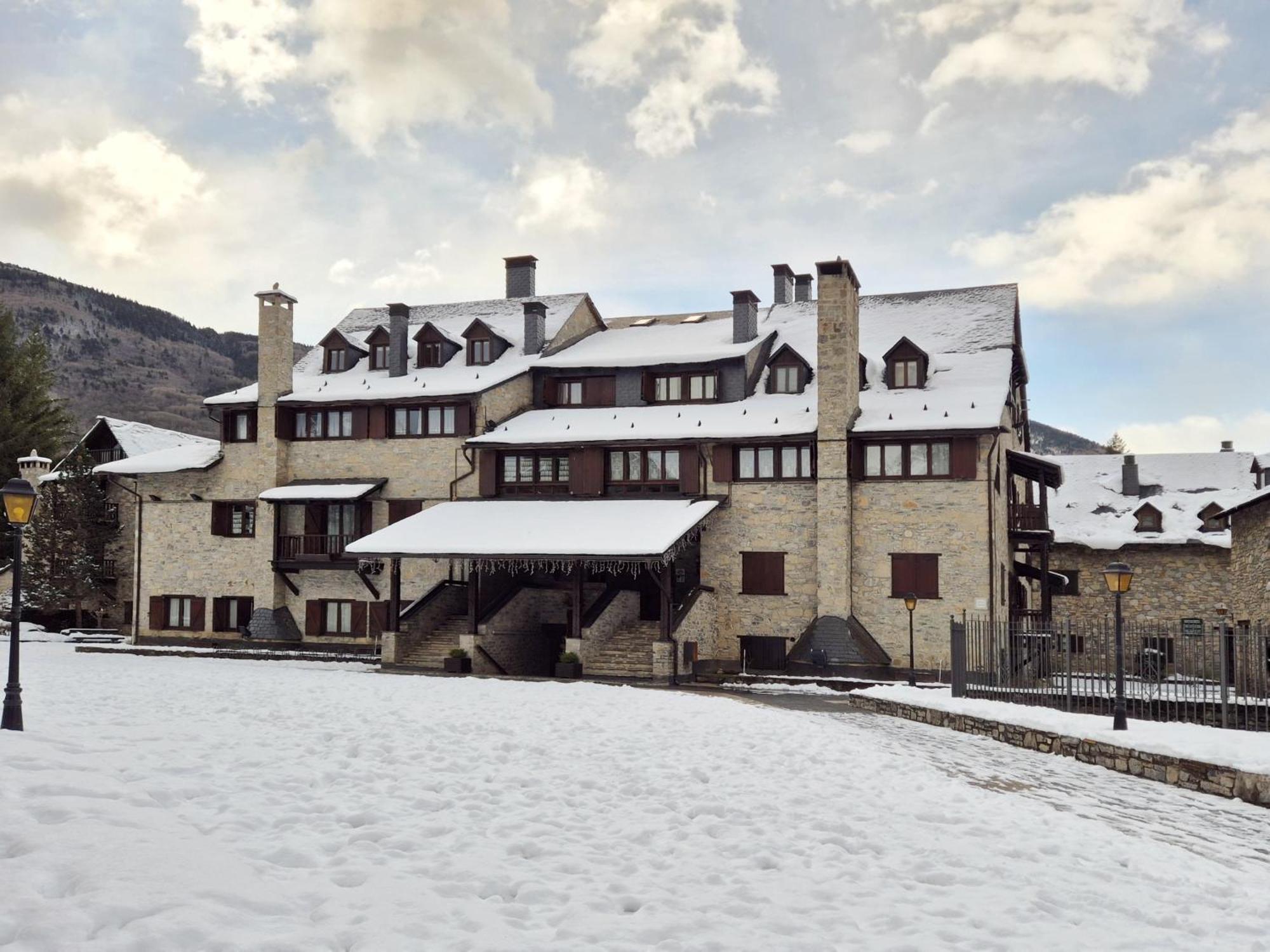 Apartamentos Linsoles Eriste Bagian luar foto