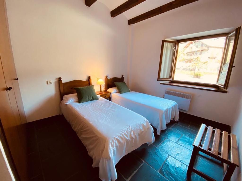 Apartamentos Linsoles Eriste Bagian luar foto