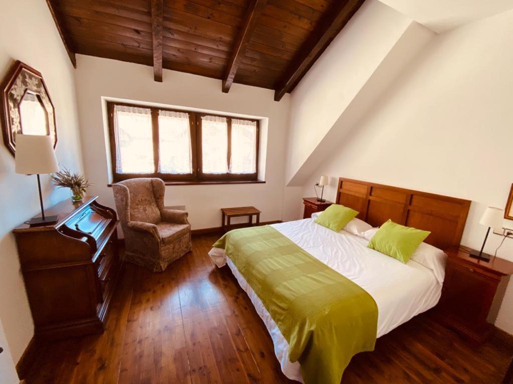 Apartamentos Linsoles Eriste Bagian luar foto