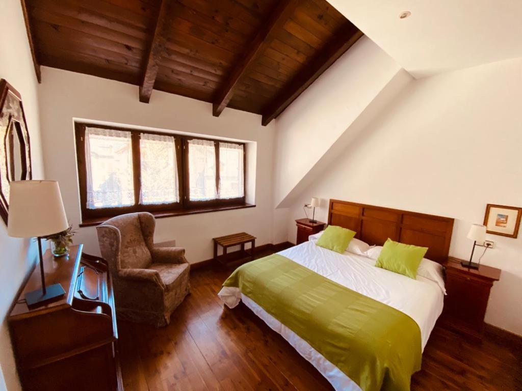 Apartamentos Linsoles Eriste Bagian luar foto