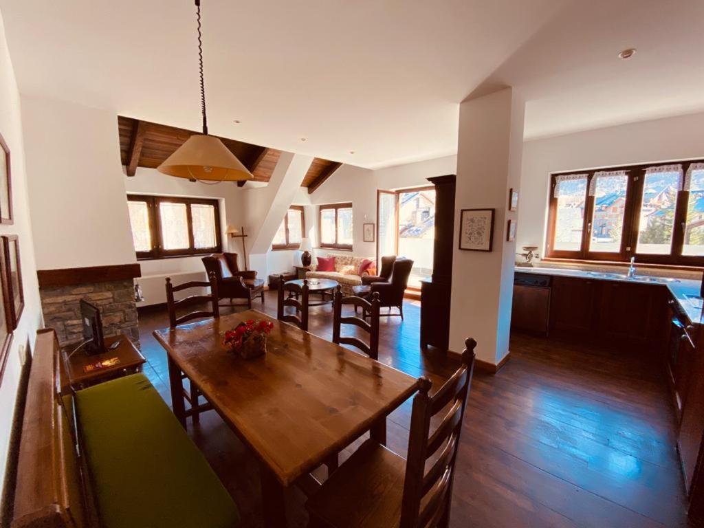 Apartamentos Linsoles Eriste Bagian luar foto