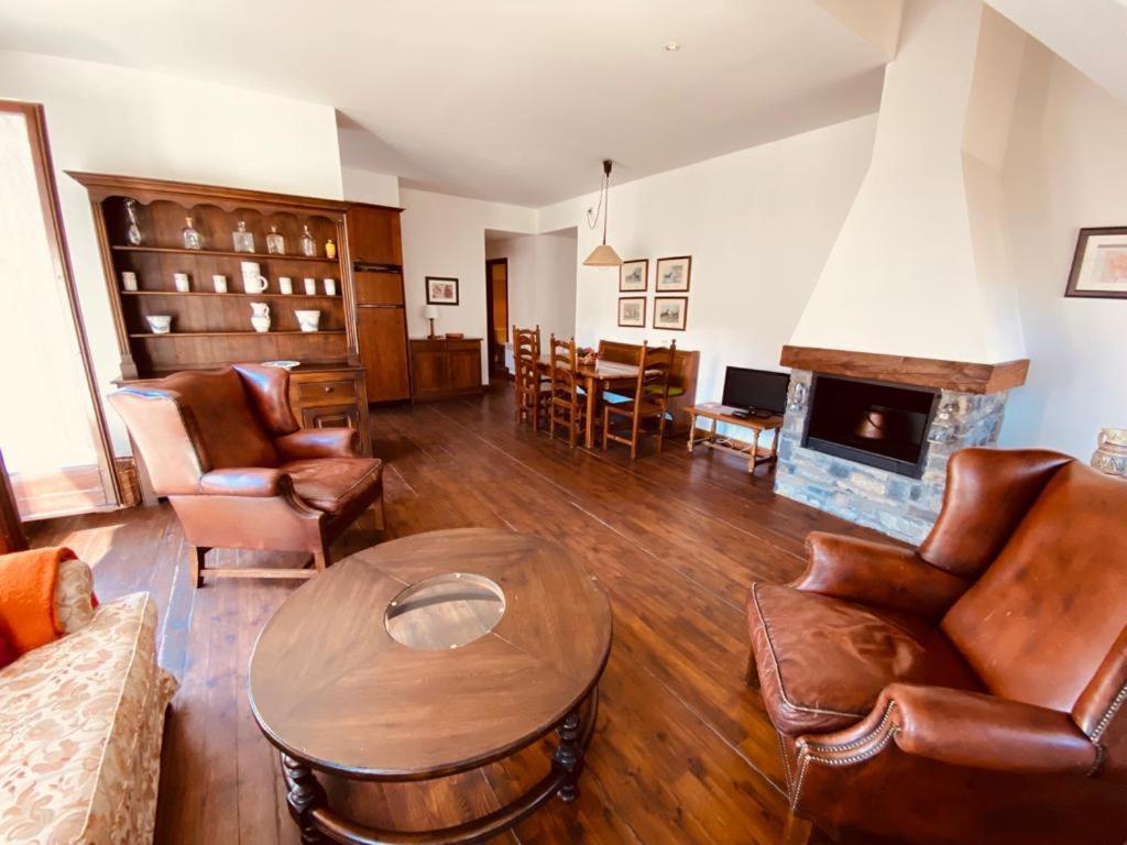 Apartamentos Linsoles Eriste Bagian luar foto